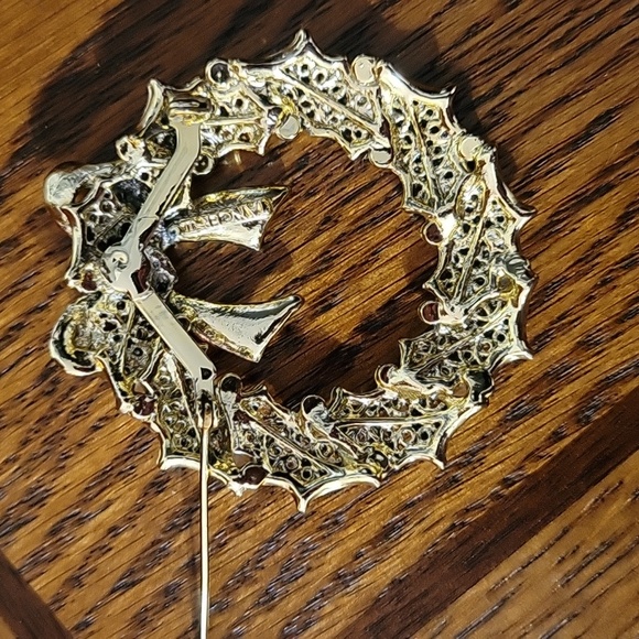Vintage Tancer II Christmas Wreath Pin - Picture 3 of 10